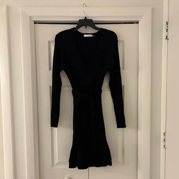 Idem Ditto Chic Black Ribbed Long Sleeve Dress with Tie Waist - Picture 3 of 12